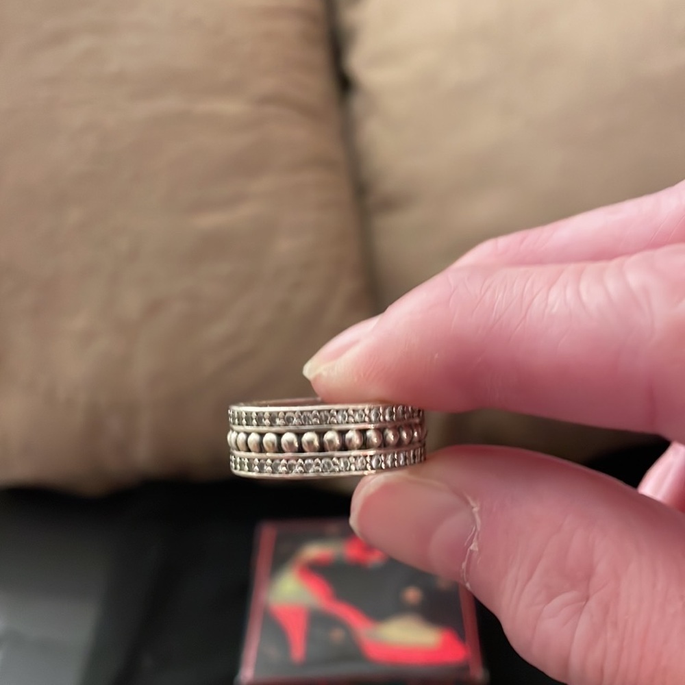 Pandora Ring 6.5💍 sterling silver comes with pandora box. Price of silver is up